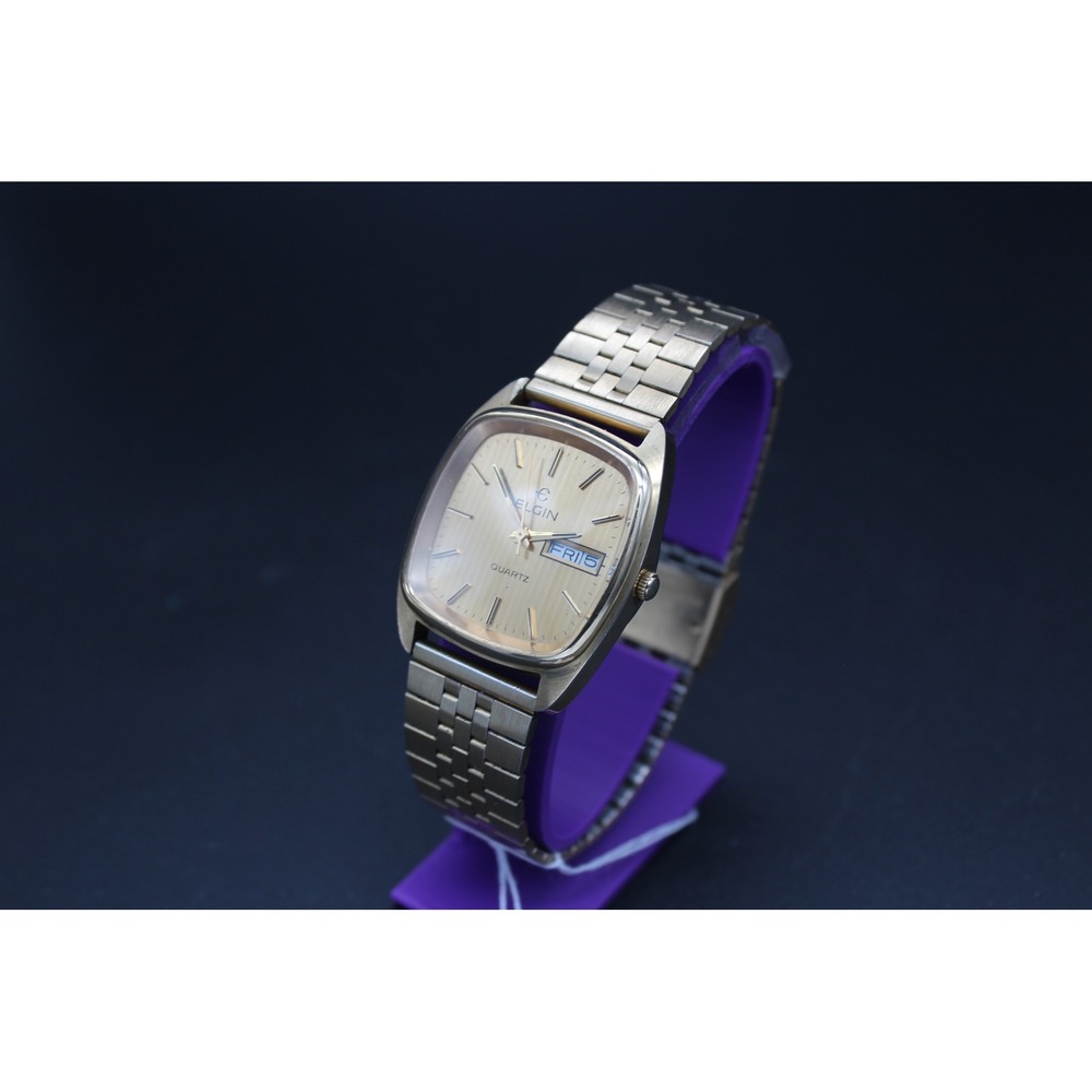 Elgin Mens Vintage Gold Tone Quartz Watch Day Date Champagne Dial 853 DA340